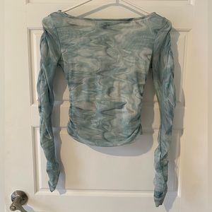 Slinky top with extra long sleeves
